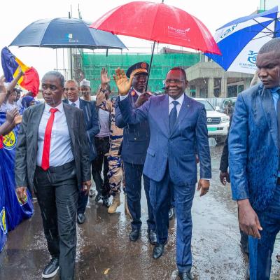 رئيس الوزراء  يصل بانغي لحضور حفل تنصيب الرئيس تواديرا